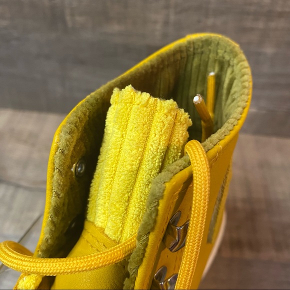 Converse CTAS Lugged Leather High ‘Gold Dart’ - Picture 2 of 8